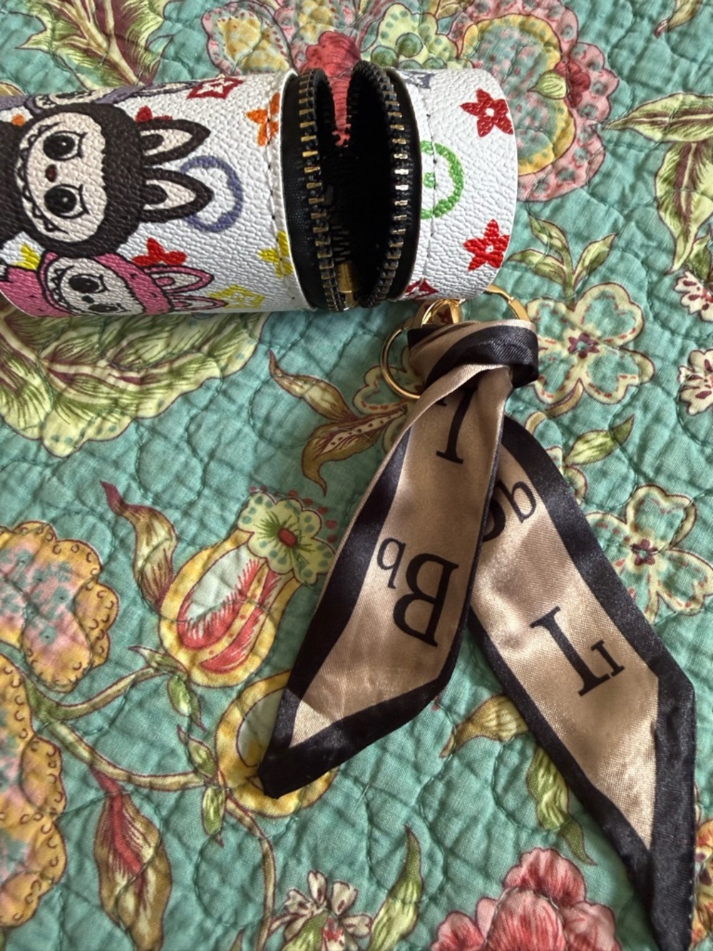 Labubu mini bag / bag charm with ribbon - Picture 3 of 3